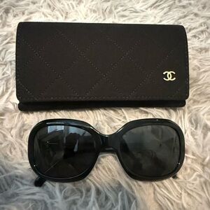 Excellent used condition Chanel Black Sunglasses Bow Detail Black/Gold w/ Case